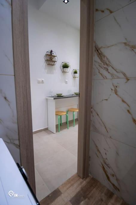 'the Mint' House Project In Athens