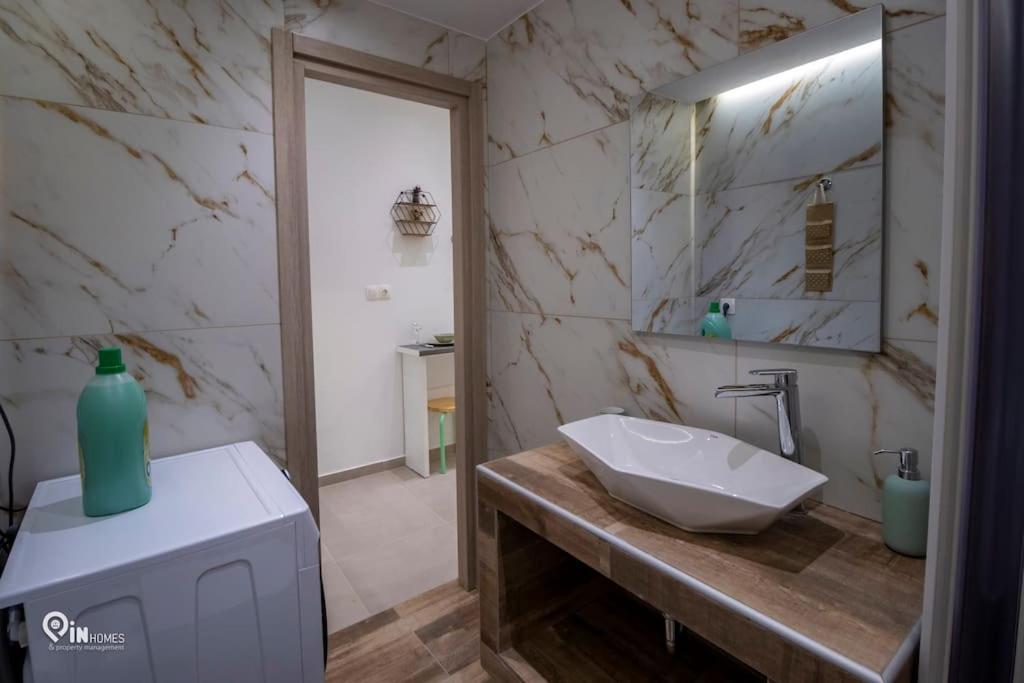 Apartment 'the Mint' House Project In Athens
